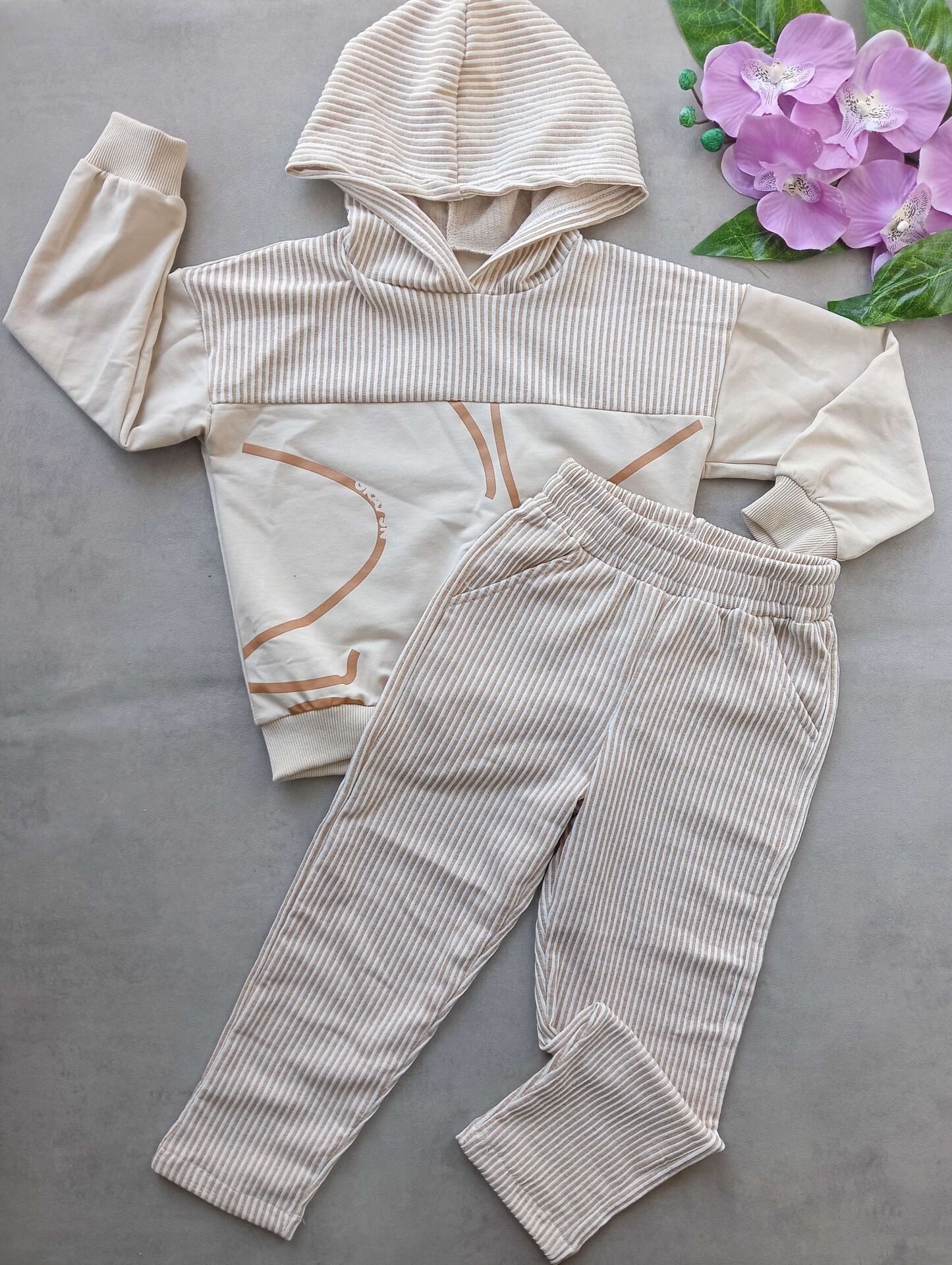 KAPŞONLU SWET VE JAGGER PANTOLONLU