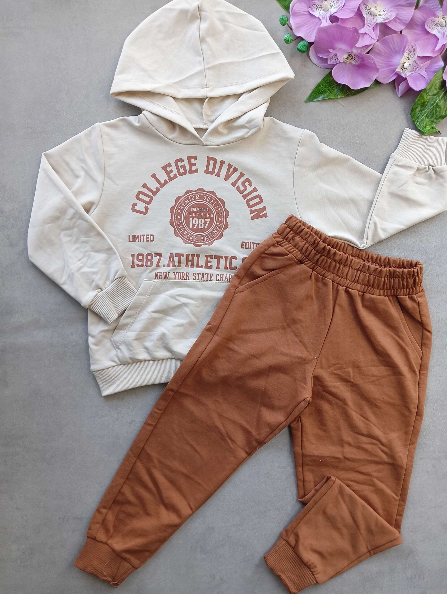 KAPŞONLU MEVSİMLİK TAKIM