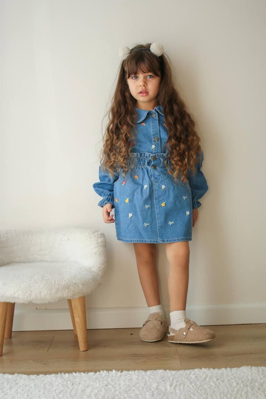 KOT GÖMLEKLİ VE KOT ETEKLİ TAKIM