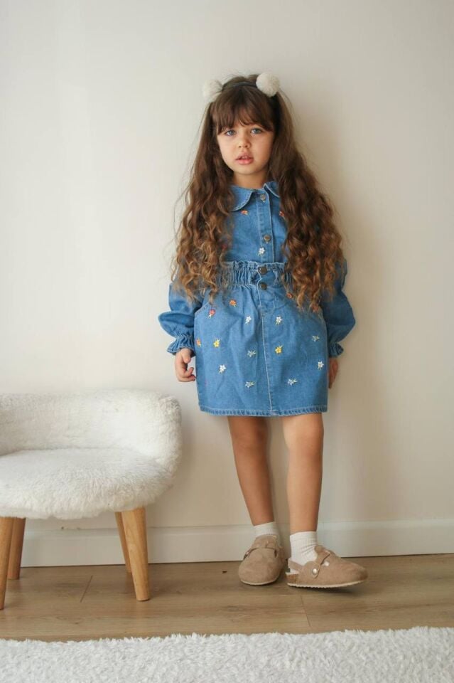 KOT GÖMLEKLİ VE KOT ETEKLİ TAKIM