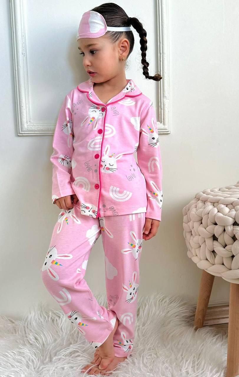 TAVŞAN DESENLİ DÜĞMELİ KIZ ÇOCUK PİJAMA TAKIMI
