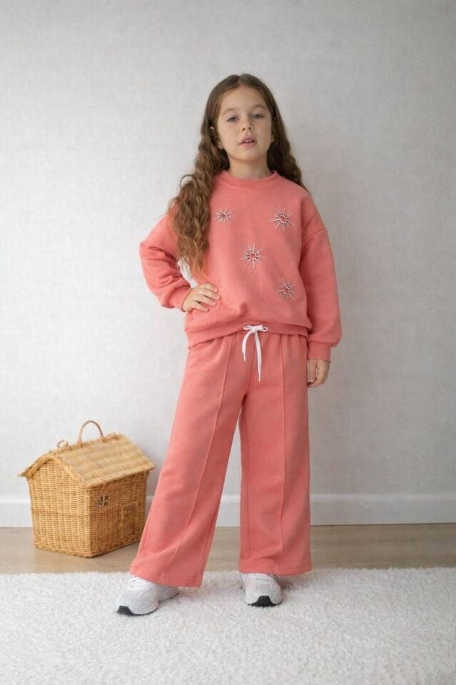 TAŞ SÜSLEMELİ MEVSİMLİK KIZ TAKIMI