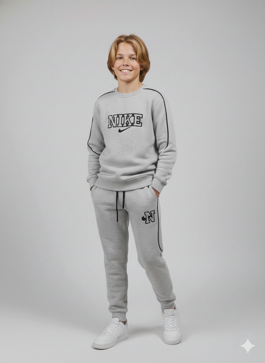 NİKE NAKIŞLI KIŞLIK ERKEK ÇOCUK TAKIMI