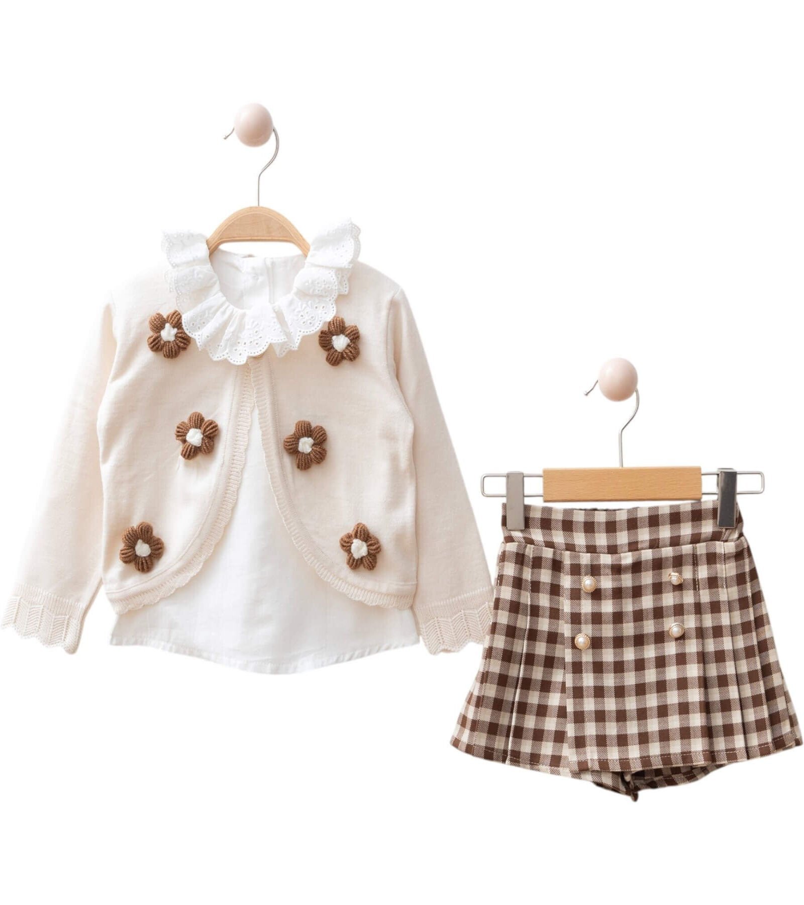 PAPATYA DETAYLI VE EKOSE ŞORT ETEKLİ ÜÇLÜ KIZ ÇOCUK TAKIMI