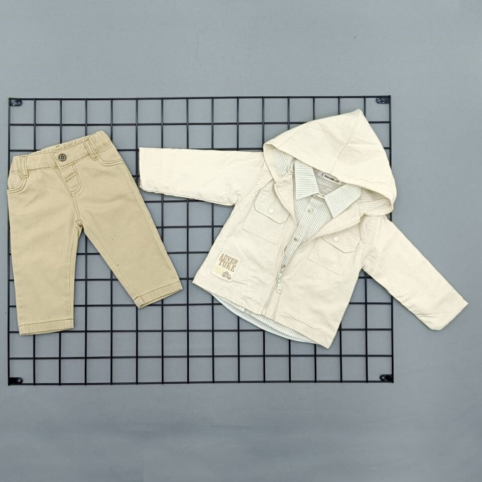 YAĞMURLUK-GÖMLEK VE KOT PANTOLONLU ERKEK BEBE TAKIMI